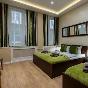 Studio met een Queen Size Bed op de Eerste Verdieping